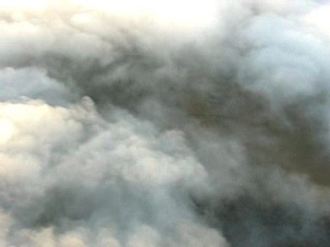 Vol paramoteur au dessus des nuages - 2