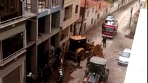 Akhisar Atatürk Mahallesi 164 sokakta doğalgaz boru hattında patlama panik yarattı