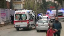 Kadıköy'de Polis Kürekli Saldırı: 3 Polis Yaralandı