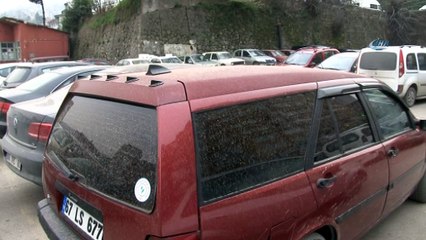 Zonguldak’ta çamur yağdı, evlerinden çıkan vatandaşlar şaşkınlık yaşadı