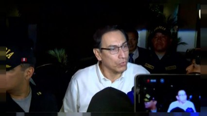 Vizcarra llega a Perú para asumir la presidencia