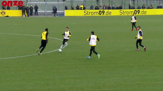 Le superbe petit pont d'Usain Bolt à l'entraînement avec le Borussia Dortmund