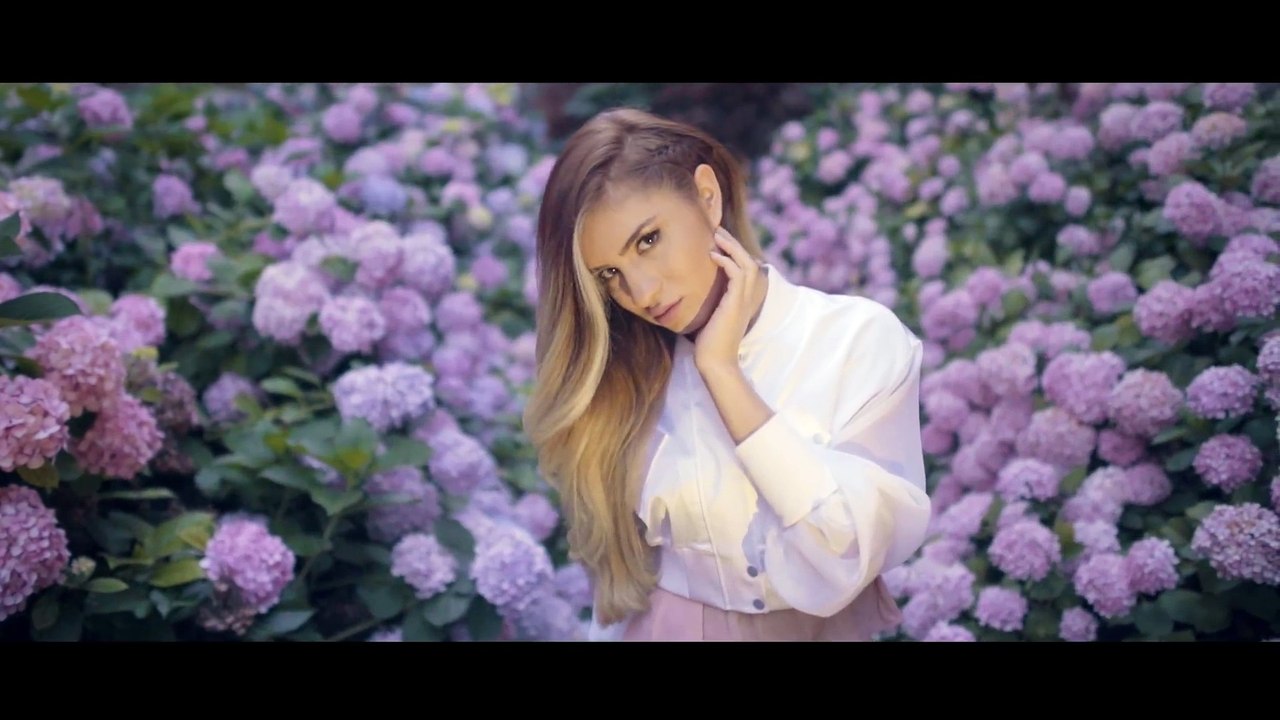 Feride Hilal Akın feat. Enbe Orkestrası - Bilir mi