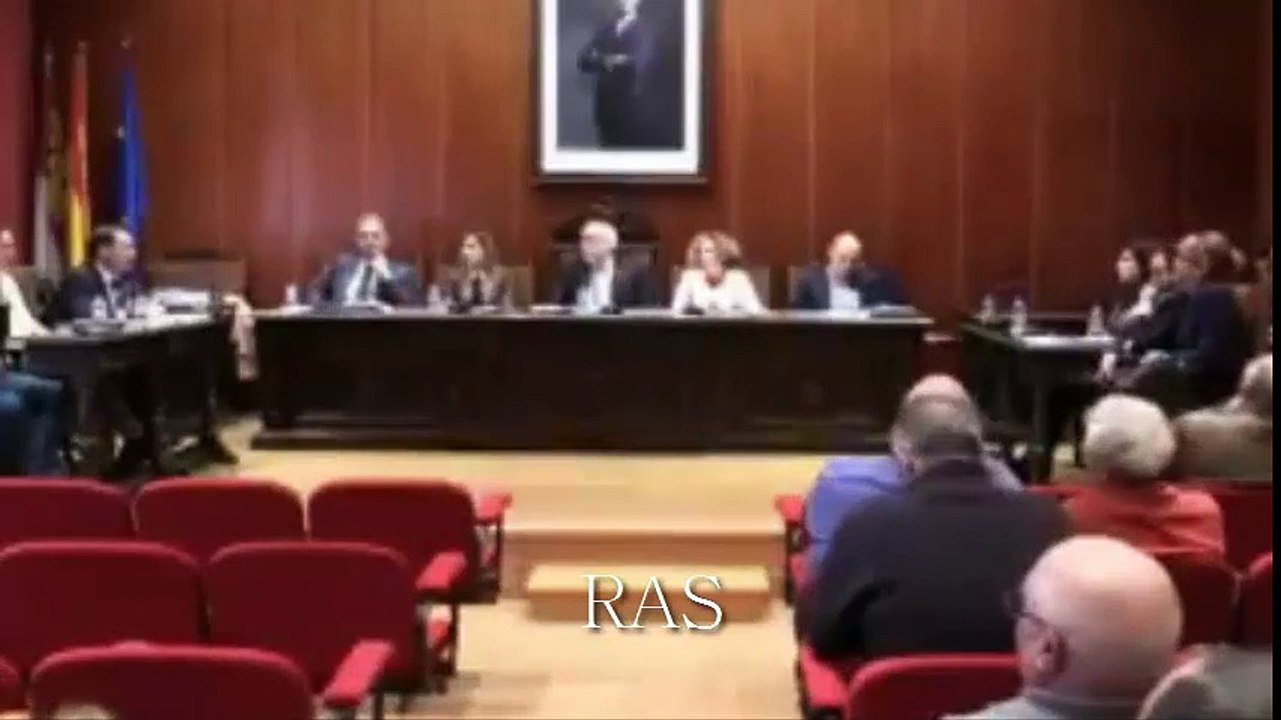 Concejal del PP pregunta si las mujeres de Podemos son nombradas según su relación con el macho alfa.