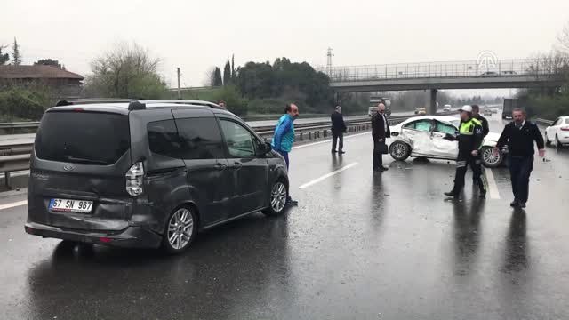 Zincirleme Trafik Kazası: 1 Yaralı - Sakarya