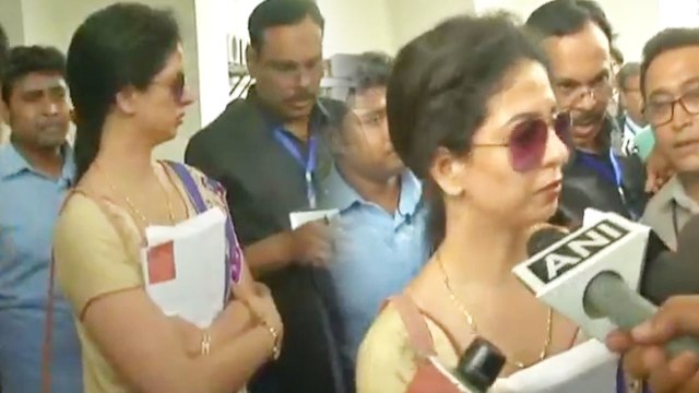 Mohammed Shami's wife Hasin Jahan meets West Bengal CM Mamata Banerjee | Oneindia News