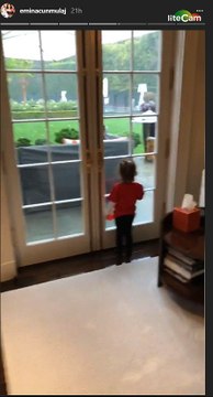 Modelja e njohur që nuk harron Shqipërinë, ja si e ka veshur të bijën