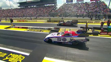 Quand 2 dragsters arrachent leur carrosserie en même temps