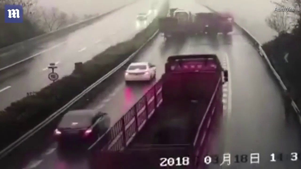 Dramatique : un chauffeur routier fait un demi-tour sur l'autoroute et provoque le pire!