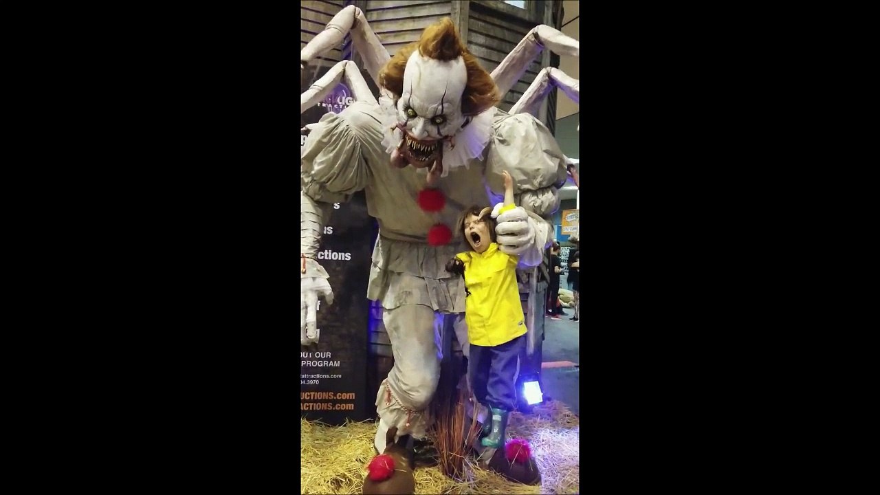 Ce clown robot est le plus flippant que vous verrez... Cauchemar assuré