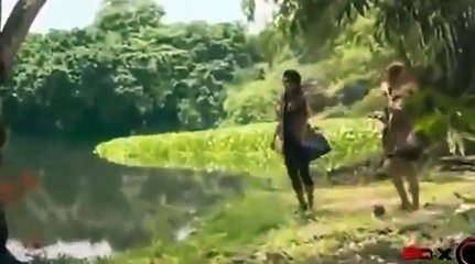 [MP4 360p] Crocodile Attack On Brazil Girl Caught On Video September 2013 Shocking ! ! !