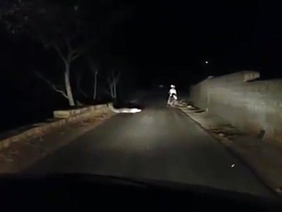[MP4 360p] Crocodile attack on highway