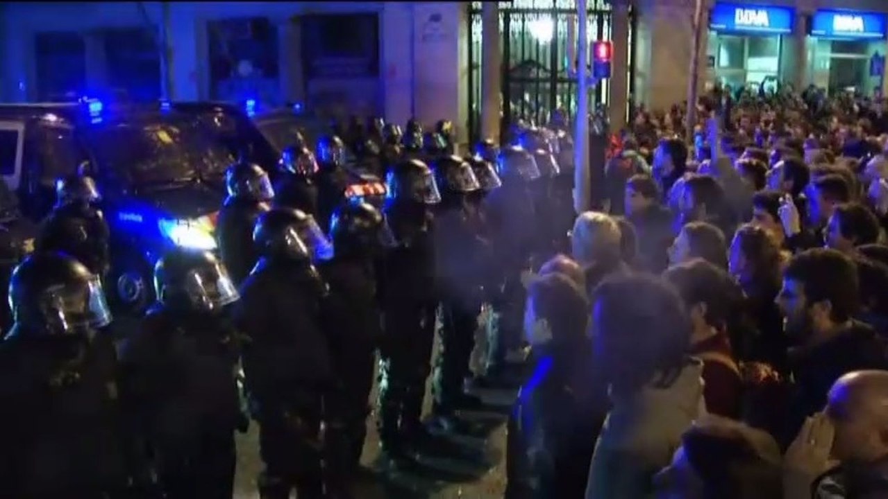 Disturbios en Barcelona tras la encarcelación de líderes separatistas