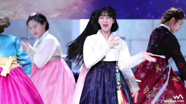 Korean couple kiss drama #5 180218 오마이걸 (OH MY GIRL) '비밀정원' 유아 4K 직캠 @설날 한복 팬사인회 4K Fancam by -wA-