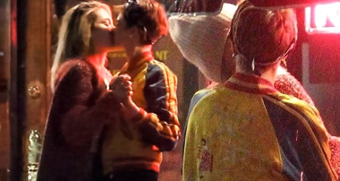 Michael Jackson'ın Kızı Paris Jackson, Kız Arkadaşıyla Dudak Dudağa Yakalandı