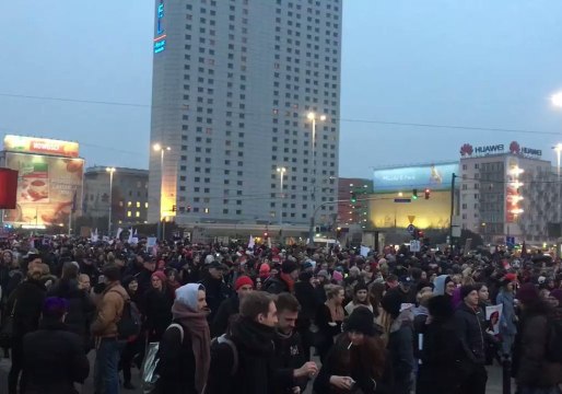 Protests in Poland Over Proposals to Tighten Abortion Law