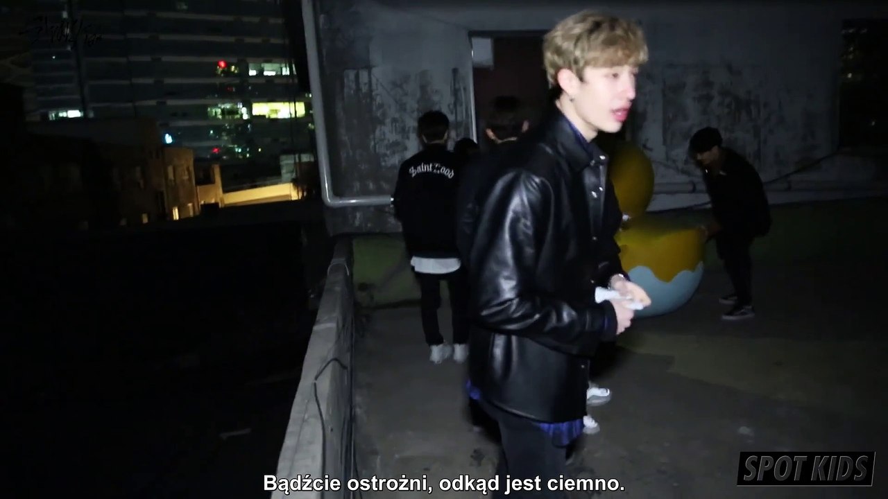 [Spot Kids: Black] Stray Kids w krytycznej sytuacji ft. zdolny strzelec Hyunjin.