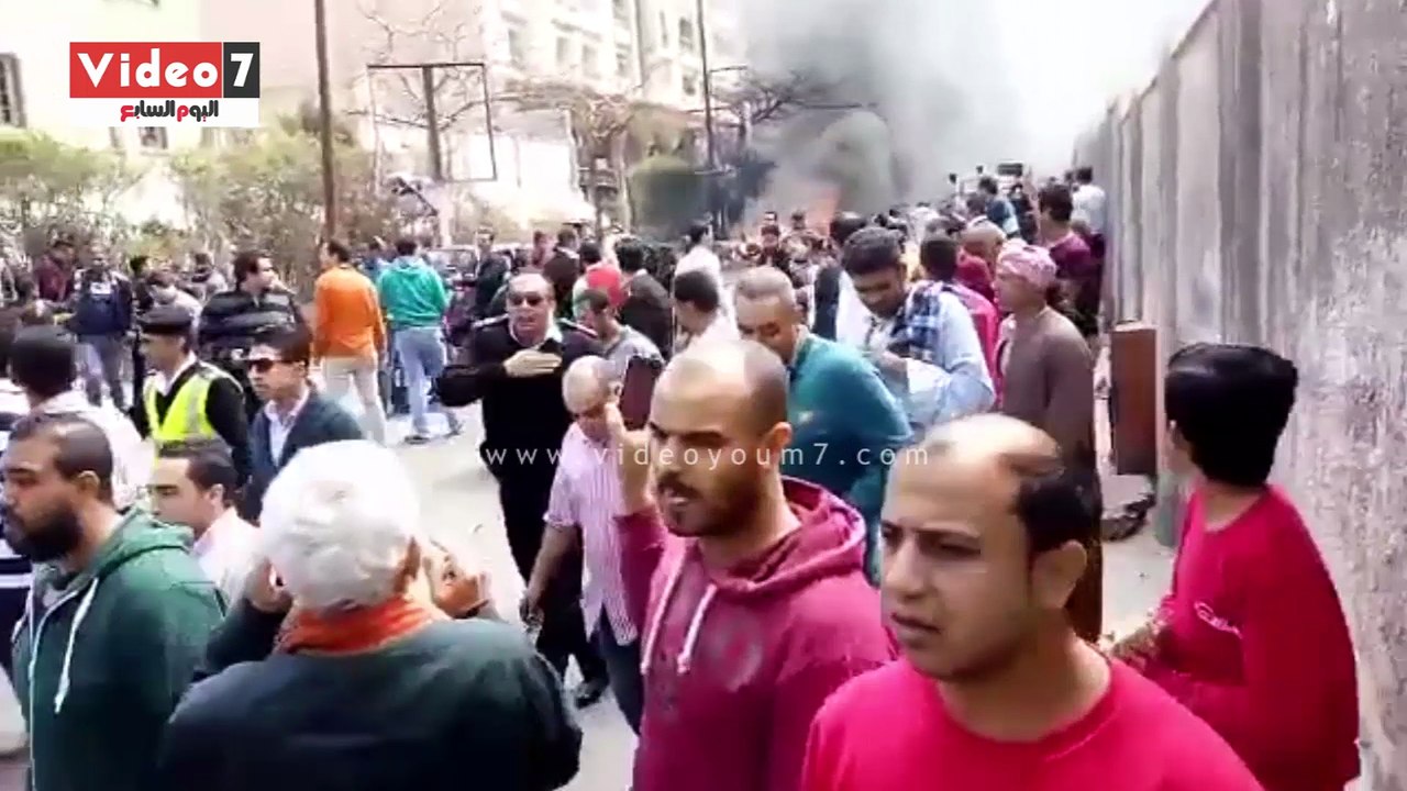 مواطنو "رشدى" يتجمعون فى محيط انفجار السيارة المفخخة بالإسكندرية