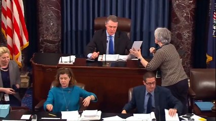 Trump, gece yarısı Kongre'den geçen 1.3 trilyon dolarlık bütçe tasarısını imzaladı