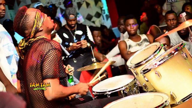 LE BATTEUR ELYSEE SONG ENTRE ARAFAT DJ ET DEBORDO LEEKUNFA QUI CHOISI POUR LE 31 MARS