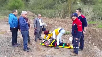 Otomobil Kanala Devrildi: 1 Yaralı