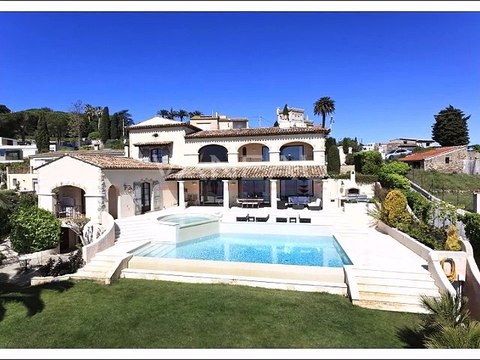 A VENDRE VILLA VUE MER PANORAMIQUE VERS CANNES