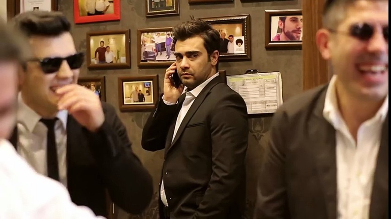 Ahmet Beyler & Zeynep Casalini - Aşk Yayıcam Valla