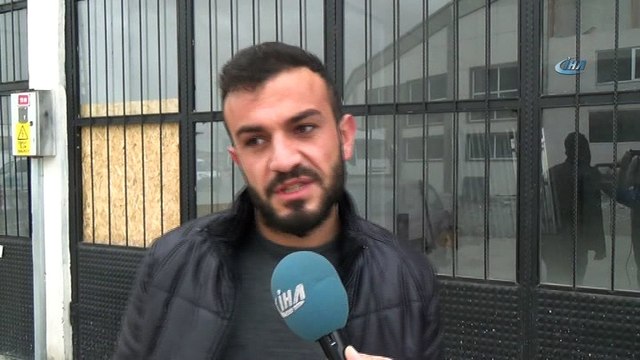 Kuvvetli rüzgar nedeniyle duvar çöktü araçlar hurdaya döndü