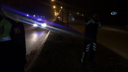 Erzincan da fırtına ağaçları yerinden söktü