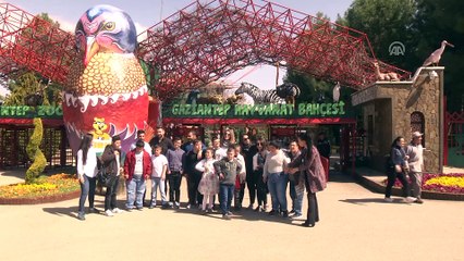 Topladığı yardımlarla çocuklara mutluluk dağıtıyor - GAZİANTEP