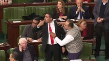 مشادات بالبرلمان التونسي بسبب التمديد لهيئة الحقيقة والكرامة