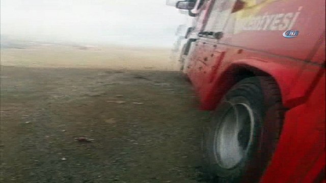 Erzurum’da fırtına çatıları böyle söktü... Fırtınadan kopan elektrik telleri yangına sebep oldu