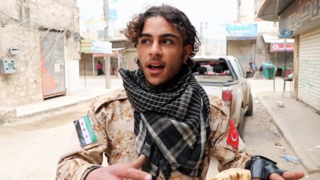 - Cansız çocuk mankene el yapımı patlayıcı düzeneği kurmuşlar- Afrin'de patlayıcı madde taraması yapan askerler, çok sayıda el yapımı patlayıcı düzeneği ele geçirdi- Teröristlerin cansız çocuk mankene el yapımı patlayıcı düzeneği kur...