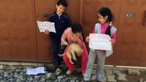İlkokul öğrencisi çocuklardan sokak hayvanları için broşür