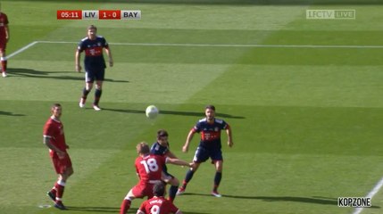 Liverpool Legends [1]-0 vs Bayern Legends: Dirk Kuyt 6'