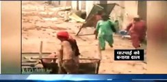 Clash between two groups in Punjab India - : پتھروں کی بارش : بھارت میں دو گروپوں کے درمیان تصادم