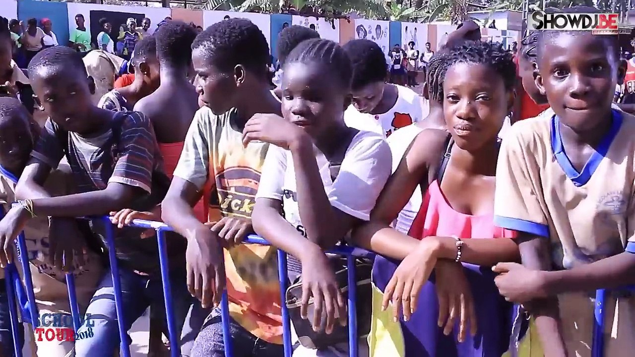 Ariel Sheney - SCHOOL TOUR avec  les Saints Anges de yopougon