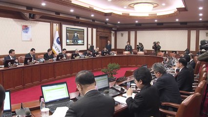 대통령 개헌안 국무회의 의결...대통령 오후에 전자결재 / YTN
