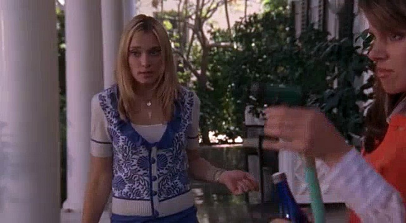 Greek S01E10 Black & White and Read All Over