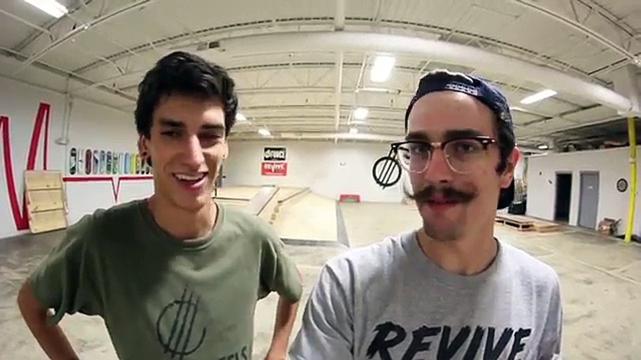 Game of BOTTLE FLIP! | Sam Tabor VS Ryan Bracken