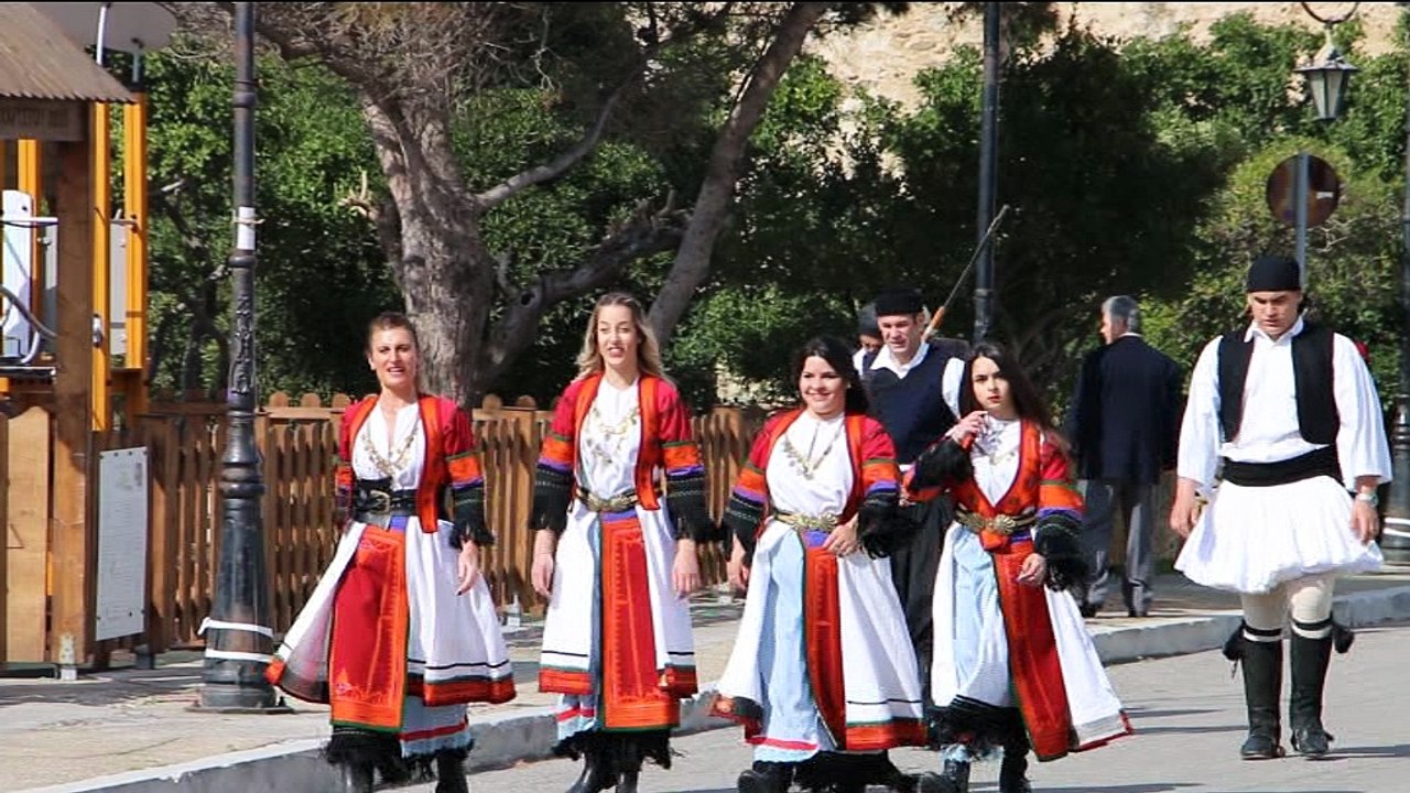 Η παρέλαση της 25ης Μαρτίου στην Κάρυστο