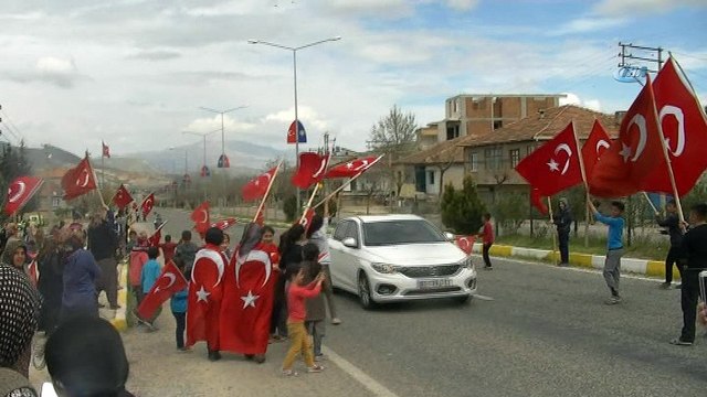Sınıra zırhlı araçların sevkiyatı sürüyor