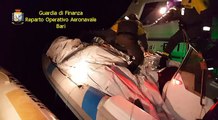 Puglia: 500 kg di marijuana sequestrati dalla GdF nelle acque del Salento. Arrestati due albanesi