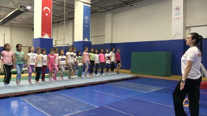 Antrenör çift, geleceğin cimnastikçilerini yetiştiriyor - AKSARAY