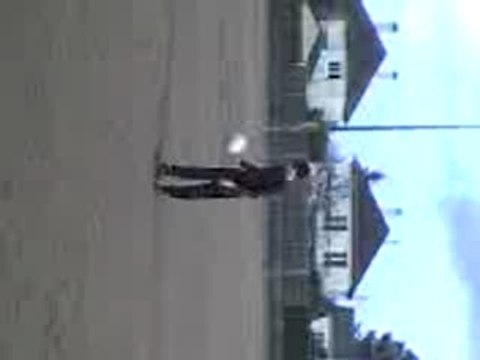 jongles + frappe raté