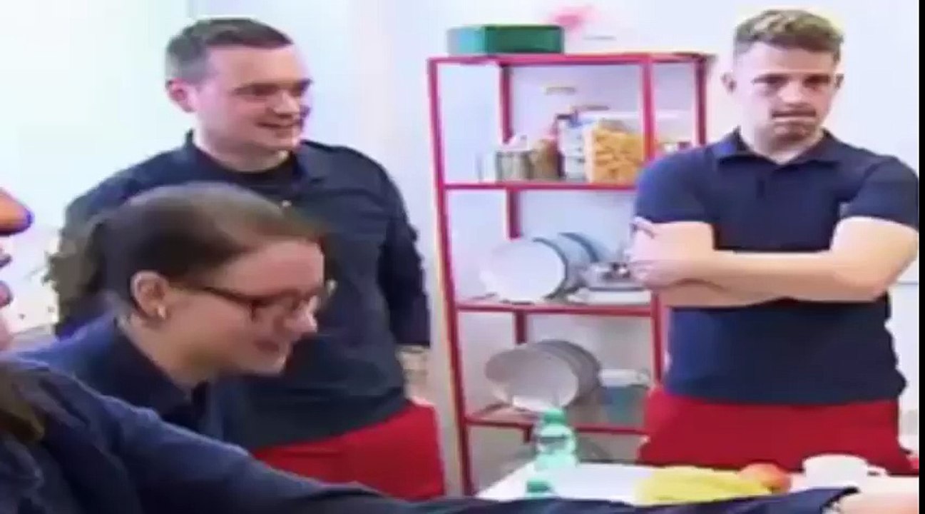 Gruber WILL wieder alleine mit Jule sein!.mp4 - Lustige Videos