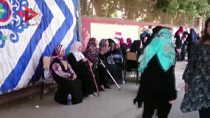 السيدات تحتفلن بانتخابات الرئاسة بـ "قالوا إيه" أمام اللجان