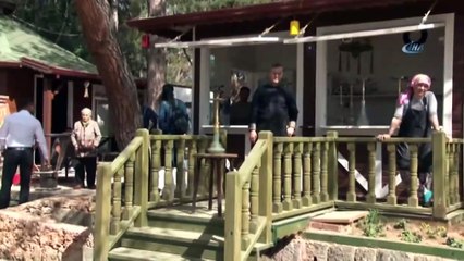 Antalya Atatürk Parkı'nda Korkutan Yangın