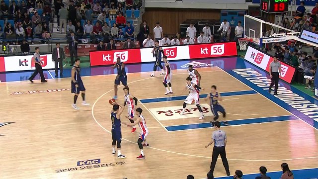 KCC, 전자랜드 꺾고 4강 진출...SK와 4강 PO 격돌 / YTN