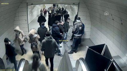 Metro istasyonunda yürüyen merdivendeki çökme - İSTANBUL